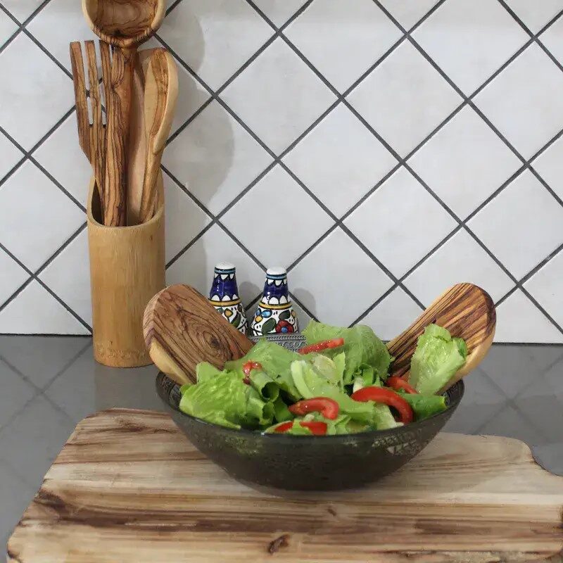 אירוח מושלם עם כלי הגשה מעץ זית