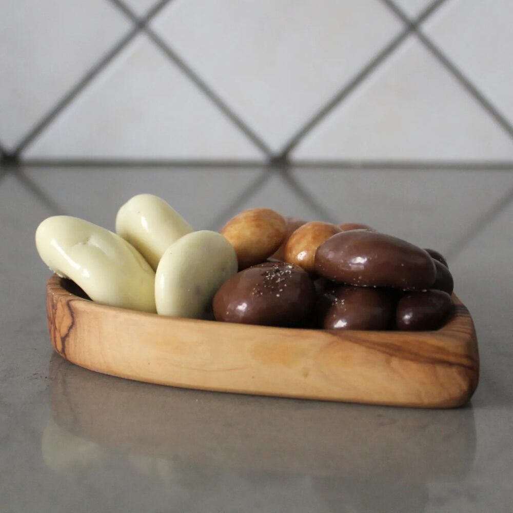 הגשה בסטייל - סטים תואמים של כלי הגשה מעץ זית