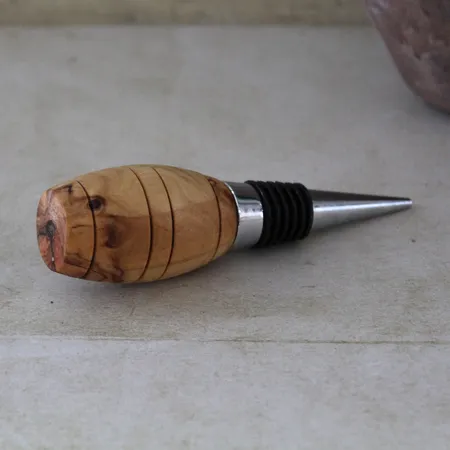 פקק מעוצב מעץ זית לבקבוקי יין ושמן