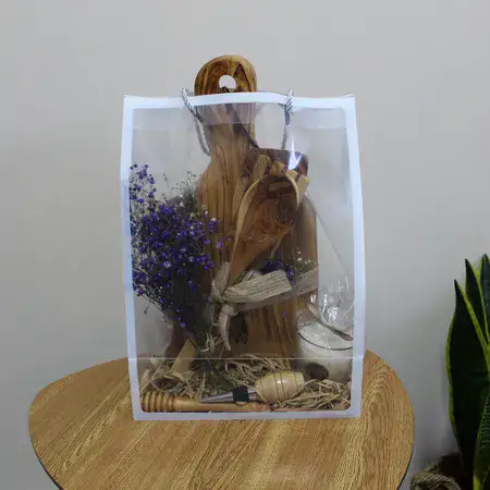 סט מטבח יוקרתי מעץ זית ארץ-ישראלי: אוסף ייחודי של 7 פריטי אירוח. מארז מושלם לבית חם ומזמין